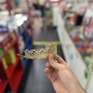 TIARA PRINCESA METAL DORADA ECONOMICA